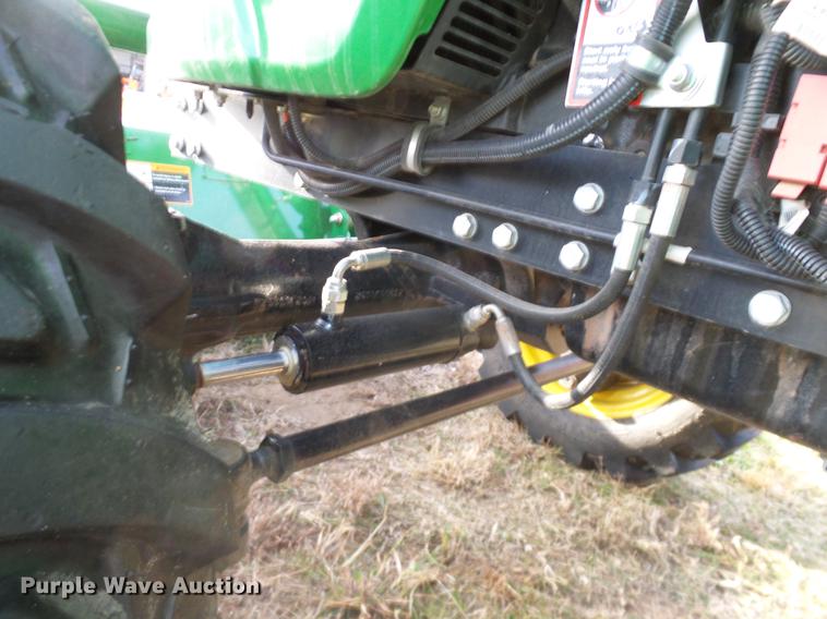 image for item DD1478 2015 John Deere 3038E MFWD tractor