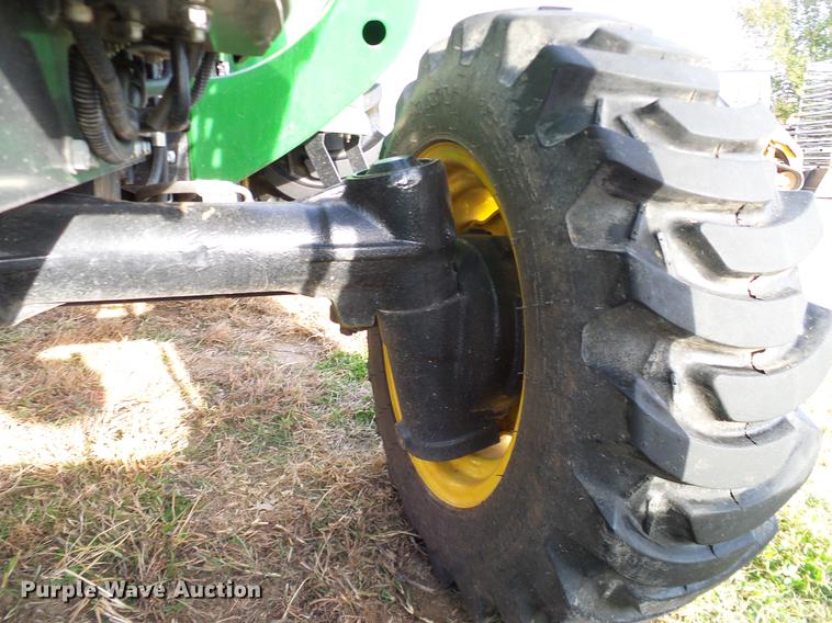 image for item DD1478 2015 John Deere 3038E MFWD tractor