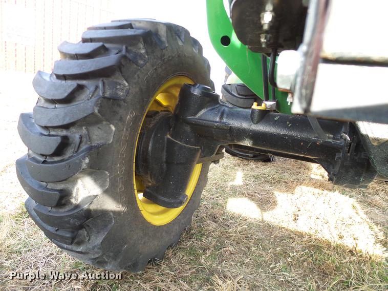 image for item DD1478 2015 John Deere 3038E MFWD tractor