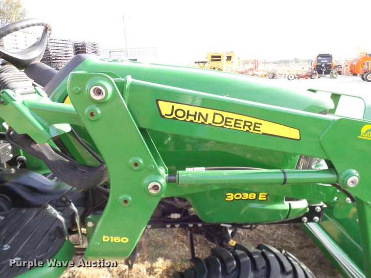 image for item DD1478 2015 John Deere 3038E MFWD tractor