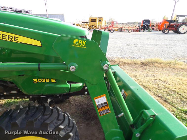 image for item DD1478 2015 John Deere 3038E MFWD tractor