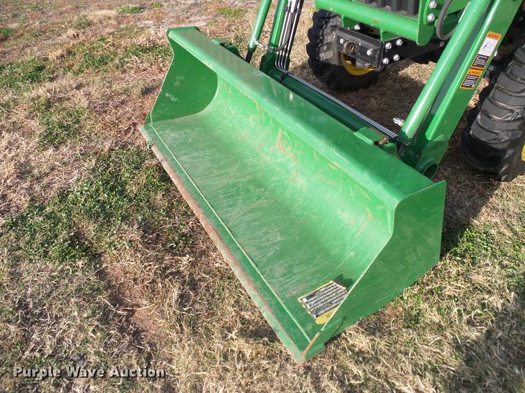 image for item DD1478 2015 John Deere 3038E MFWD tractor