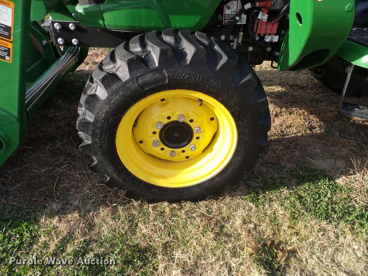 image for item DD1478 2015 John Deere 3038E MFWD tractor