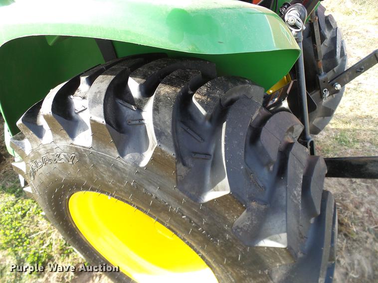 image for item DD1478 2015 John Deere 3038E MFWD tractor