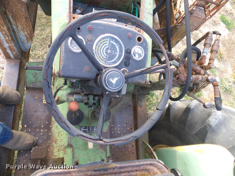 image for item DD1479 John Deere 2120 tractor