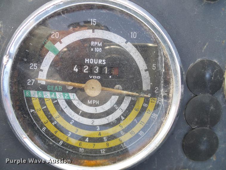 image for item DD1479 John Deere 2120 tractor