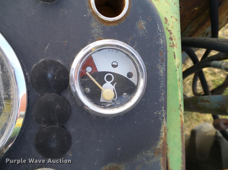 image for item DD1479 John Deere 2120 tractor