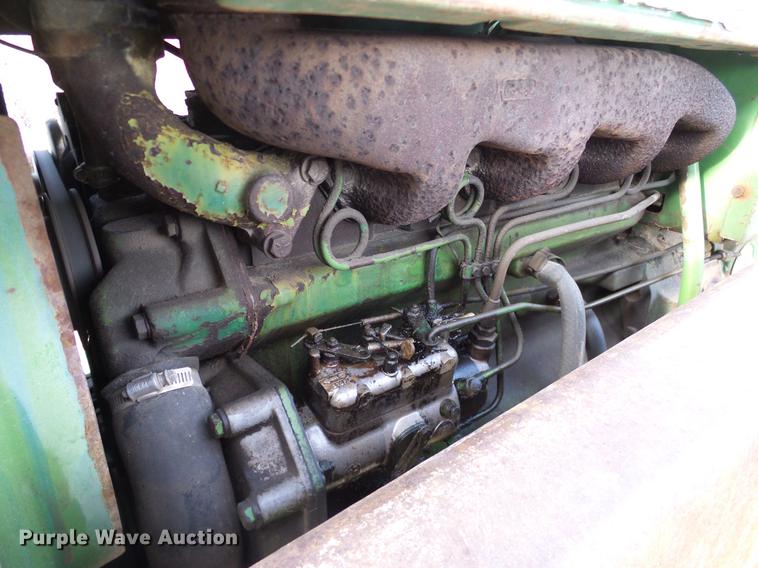 image for item DD1479 John Deere 2120 tractor