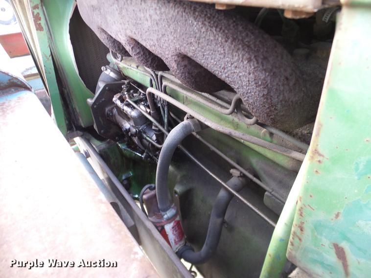 image for item DD1479 John Deere 2120 tractor