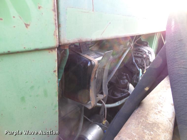 image for item DD1479 John Deere 2120 tractor