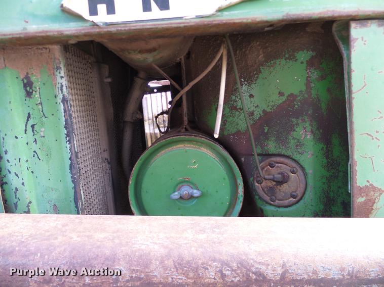 image for item DD1479 John Deere 2120 tractor