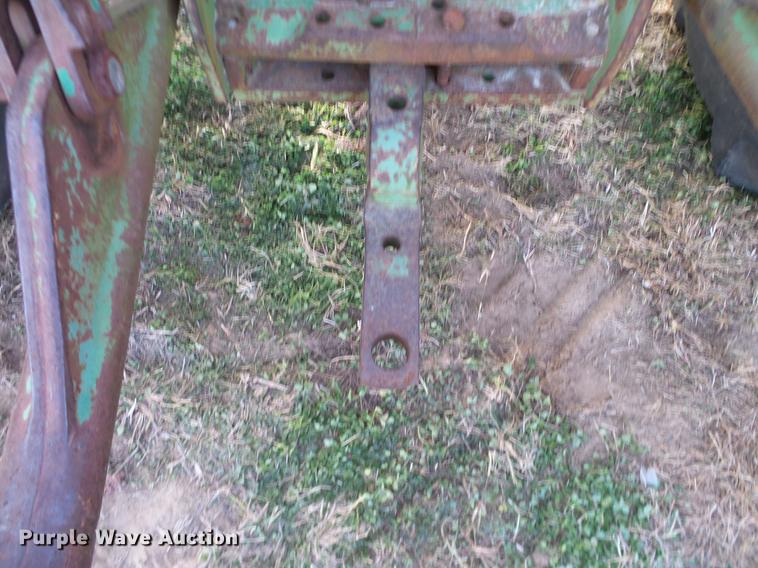 image for item DD1479 John Deere 2120 tractor