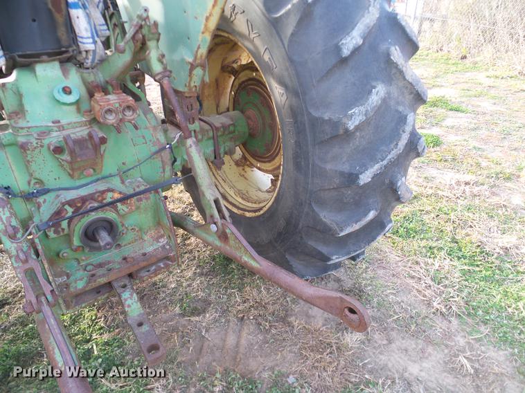 image for item DD1479 John Deere 2120 tractor
