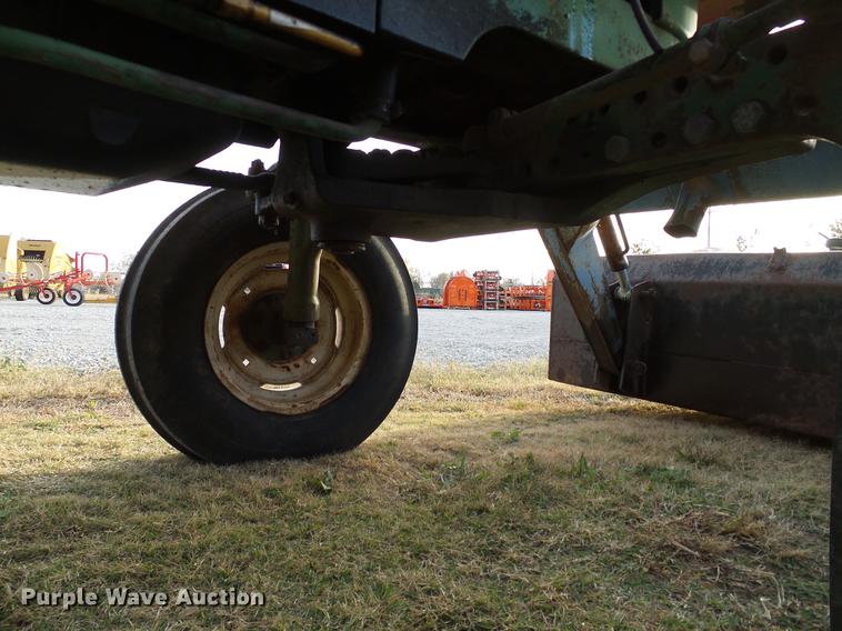 image for item DD1479 John Deere 2120 tractor