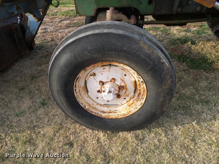 image for item DD1479 John Deere 2120 tractor