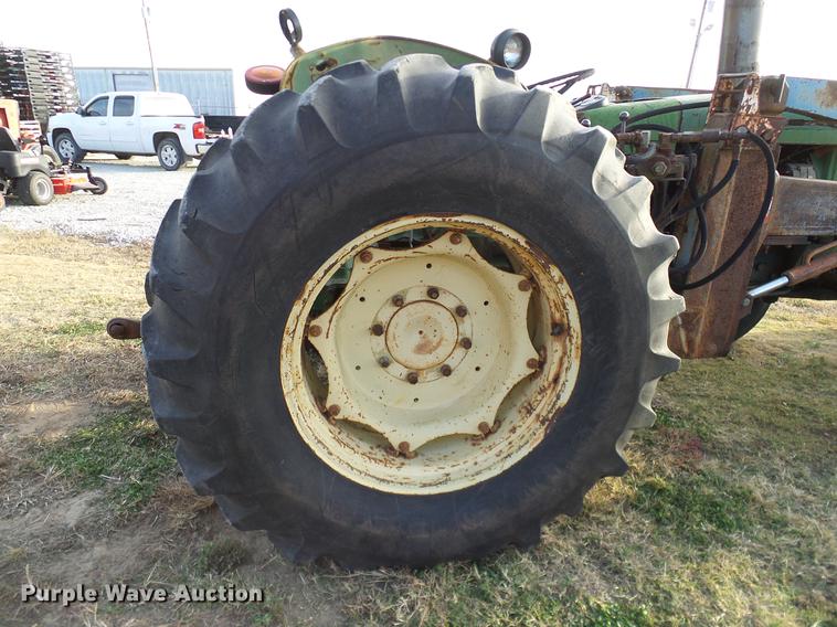 image for item DD1479 John Deere 2120 tractor