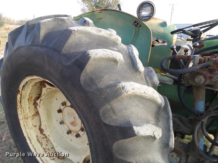 image for item DD1479 John Deere 2120 tractor