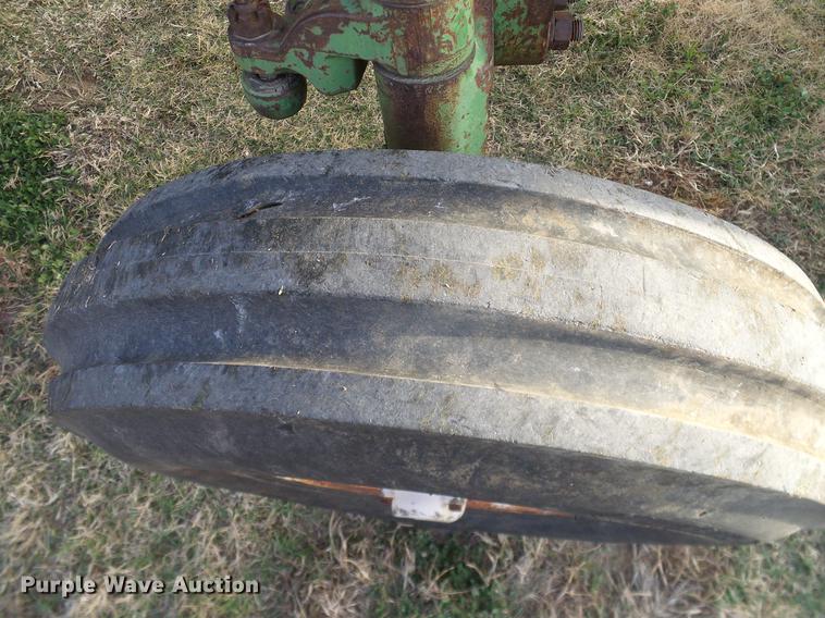 image for item DD1479 John Deere 2120 tractor