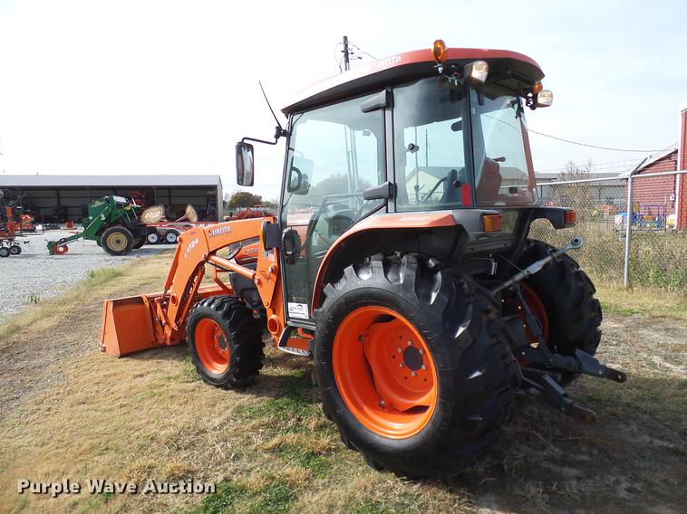 image for item DD1480 2011 Kubota L3240HSTC MFWD tractor