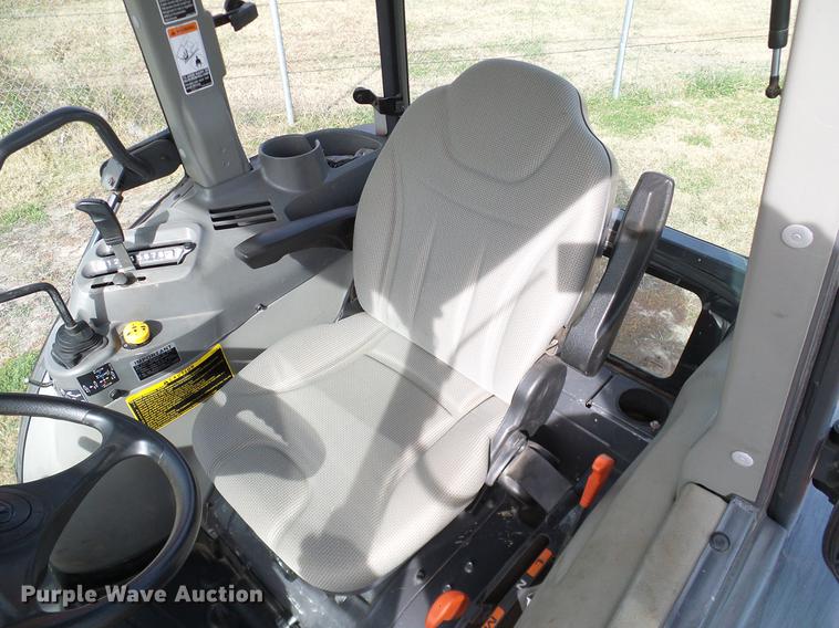 image for item DD1480 2011 Kubota L3240HSTC MFWD tractor