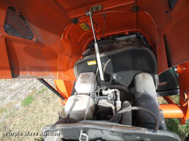 image for item DD1480 2011 Kubota L3240HSTC MFWD tractor