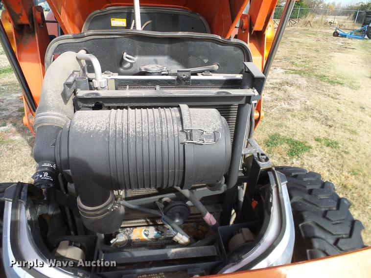 image for item DD1480 2011 Kubota L3240HSTC MFWD tractor