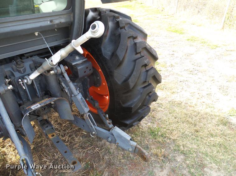 image for item DD1480 2011 Kubota L3240HSTC MFWD tractor