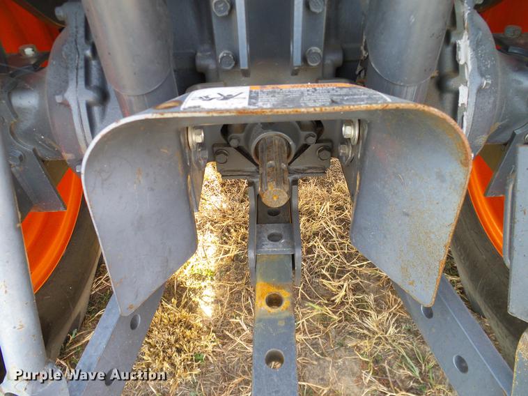 image for item DD1480 2011 Kubota L3240HSTC MFWD tractor