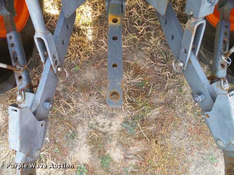 image for item DD1480 2011 Kubota L3240HSTC MFWD tractor