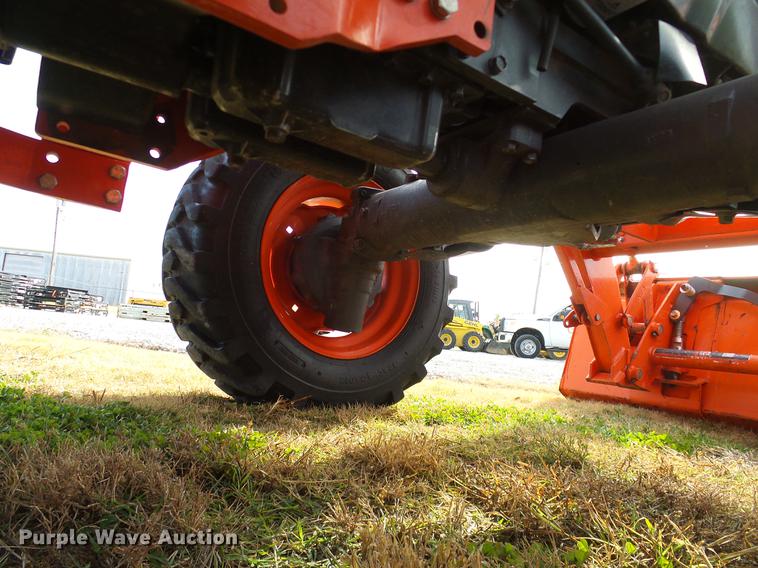 image for item DD1480 2011 Kubota L3240HSTC MFWD tractor