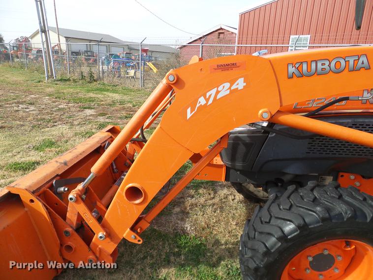 image for item DD1480 2011 Kubota L3240HSTC MFWD tractor