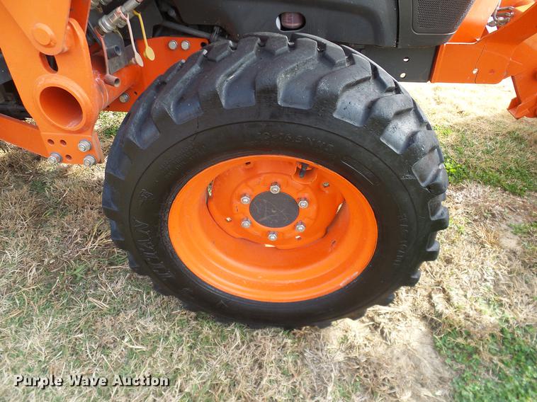 image for item DD1480 2011 Kubota L3240HSTC MFWD tractor
