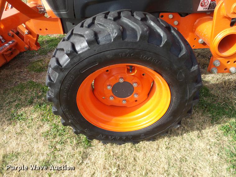 image for item DD1480 2011 Kubota L3240HSTC MFWD tractor