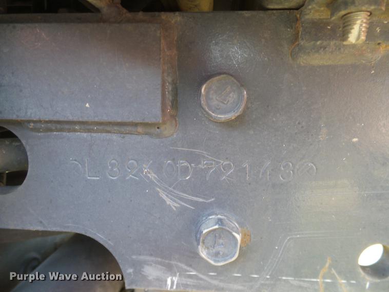 image for item DD1480 2011 Kubota L3240HSTC MFWD tractor