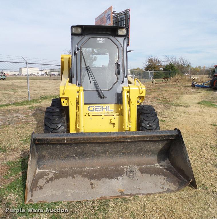image for item DD1481 2005 Gehl 4840E skid steer