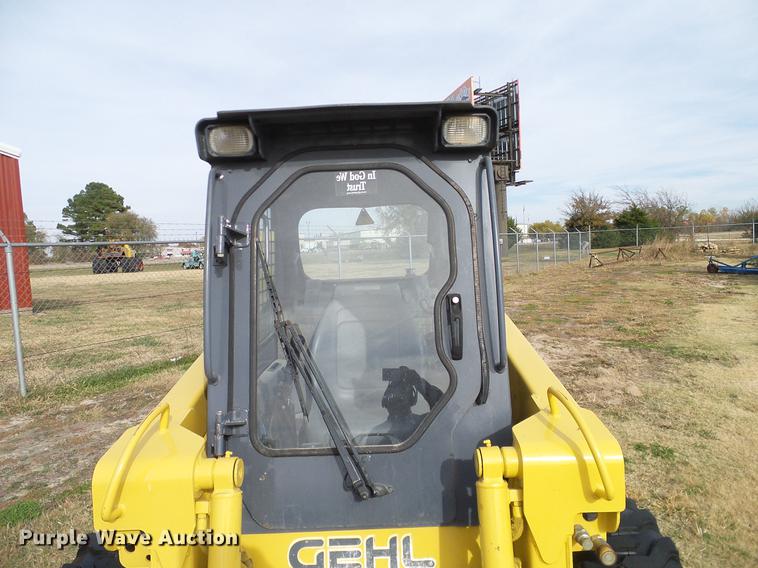 image for item DD1481 2005 Gehl 4840E skid steer