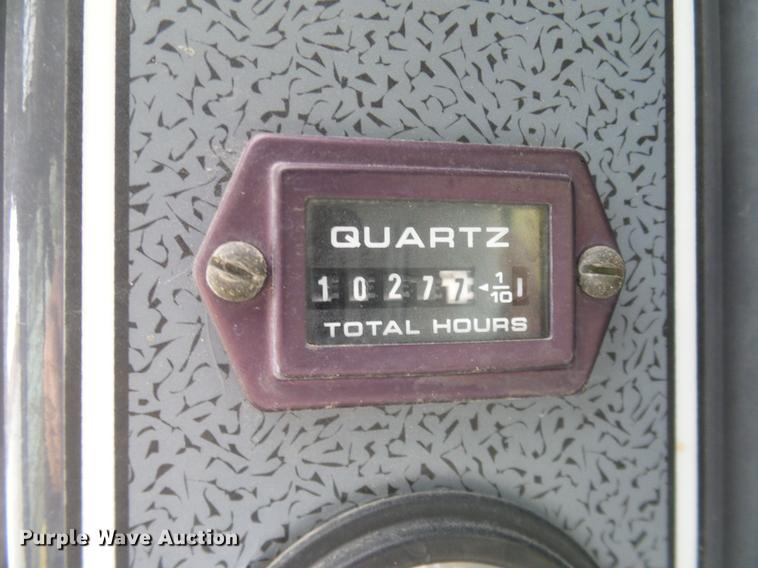 image for item DD1481 2005 Gehl 4840E skid steer