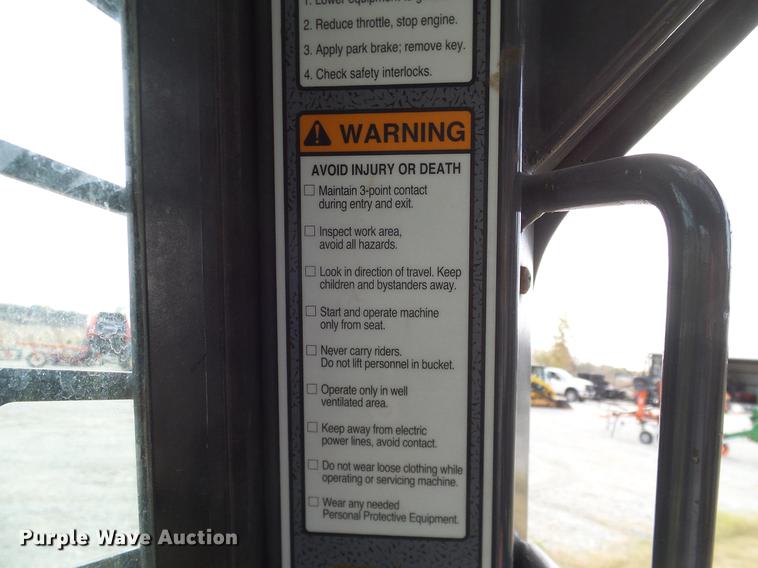 image for item DD1481 2005 Gehl 4840E skid steer