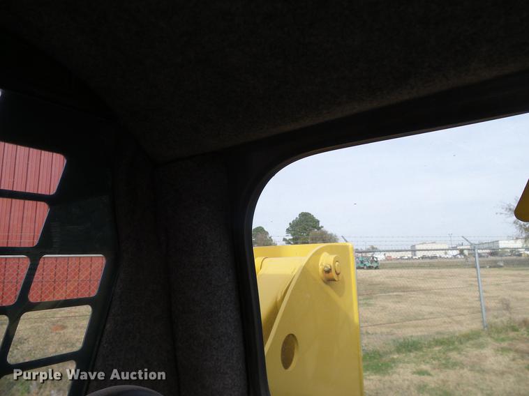 image for item DD1481 2005 Gehl 4840E skid steer