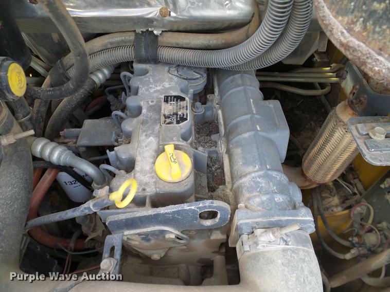 image for item DD1481 2005 Gehl 4840E skid steer