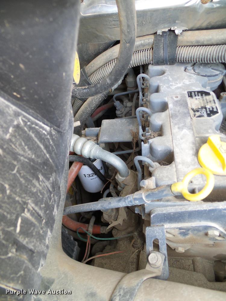 image for item DD1481 2005 Gehl 4840E skid steer