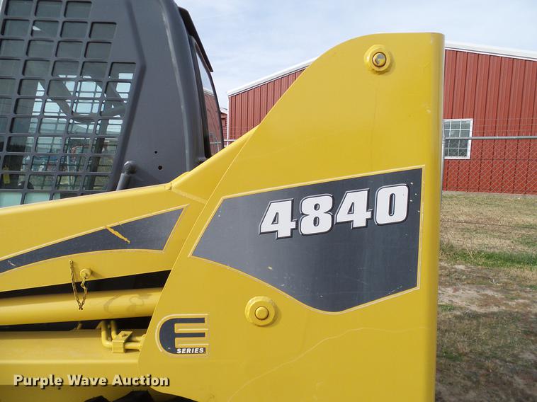 image for item DD1481 2005 Gehl 4840E skid steer