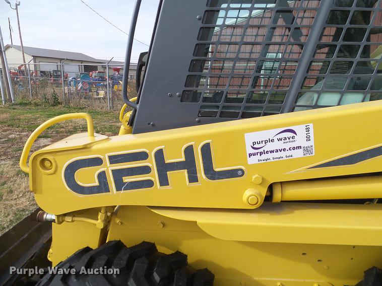 image for item DD1481 2005 Gehl 4840E skid steer