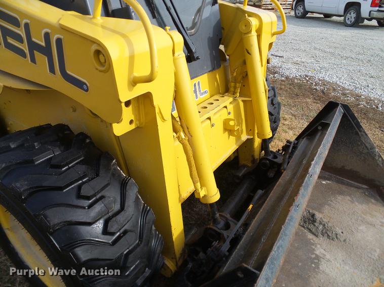 image for item DD1481 2005 Gehl 4840E skid steer