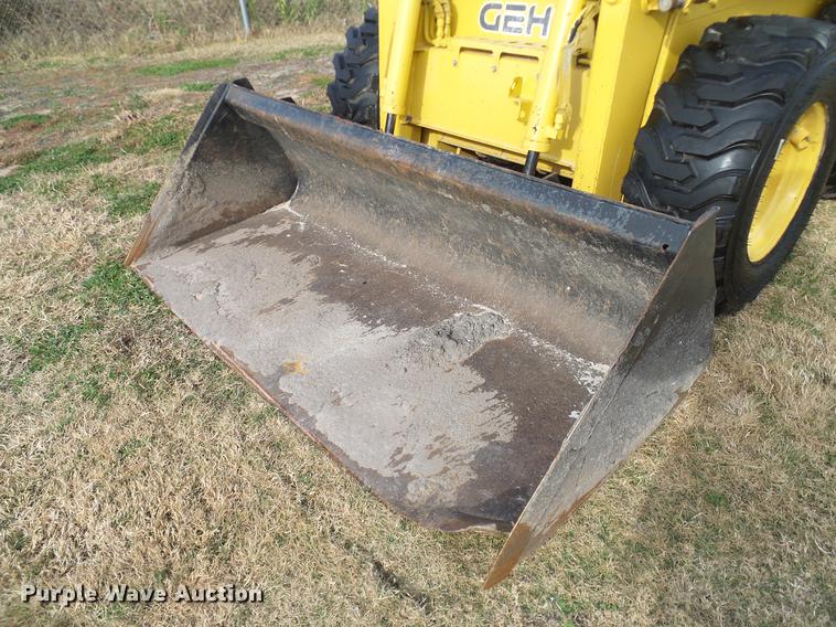 image for item DD1481 2005 Gehl 4840E skid steer
