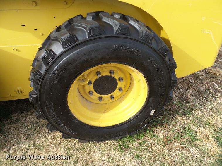 image for item DD1481 2005 Gehl 4840E skid steer