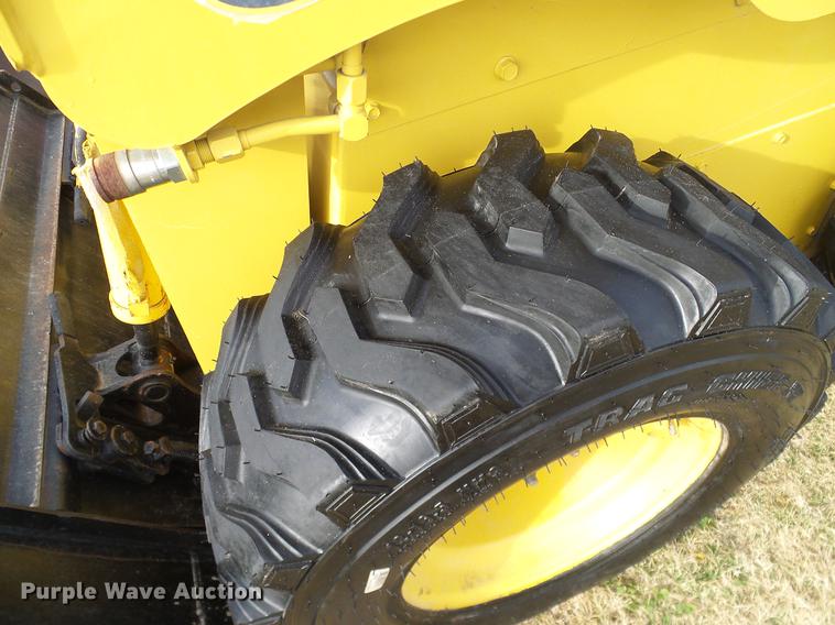 image for item DD1481 2005 Gehl 4840E skid steer