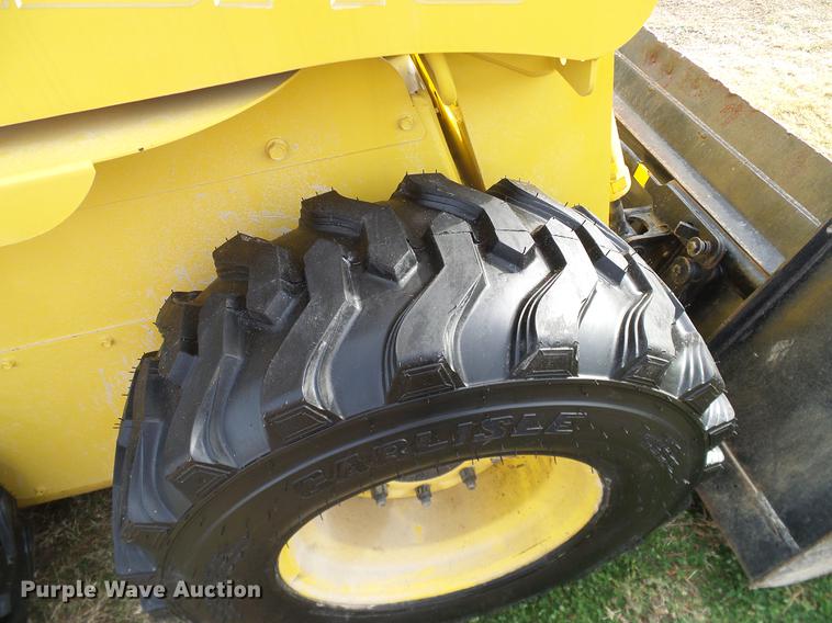 image for item DD1481 2005 Gehl 4840E skid steer