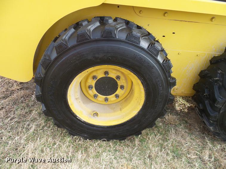 image for item DD1481 2005 Gehl 4840E skid steer