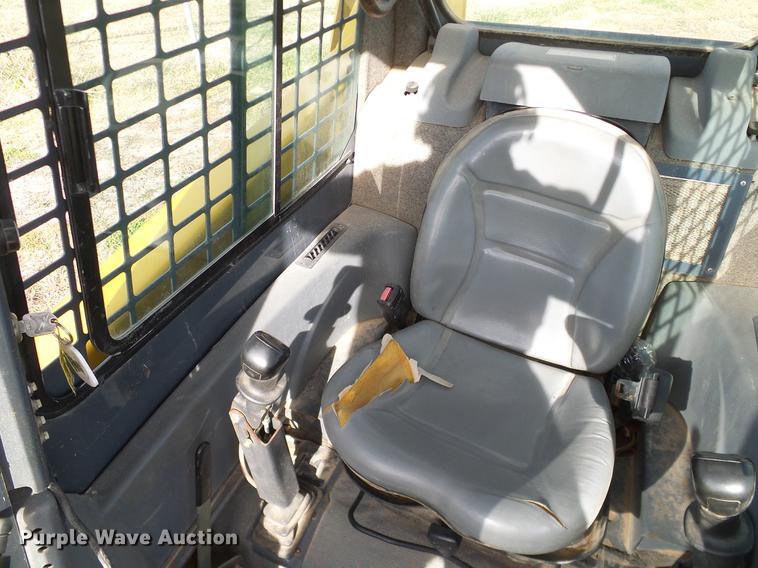 image for item DD1482 2008 Gehl 4840E skid steer